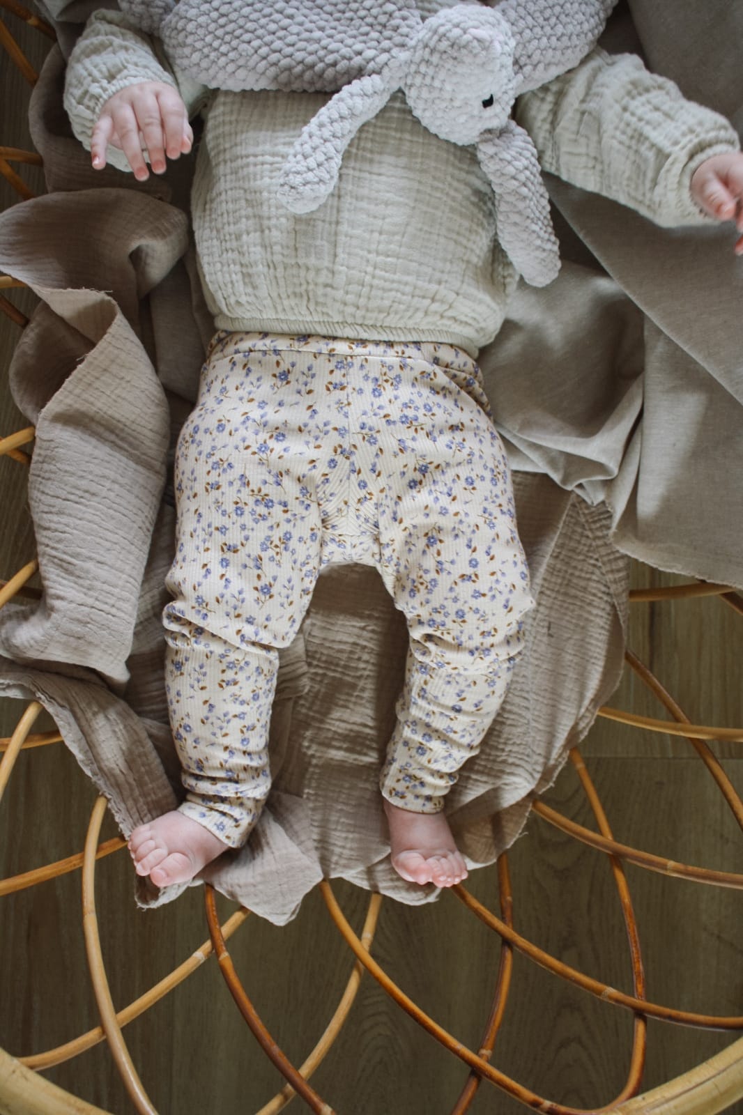 baby legging handgemaakt zacht en rekbaar