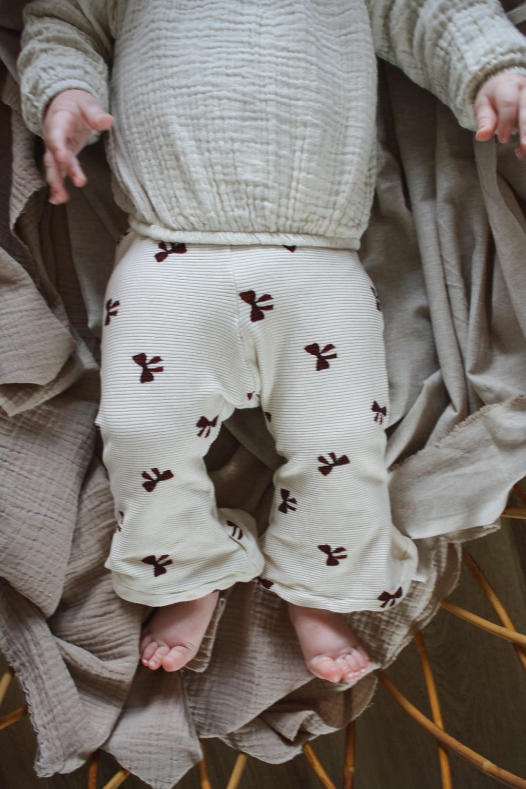 trendy flared babylegging voor baby met elastische tailleband