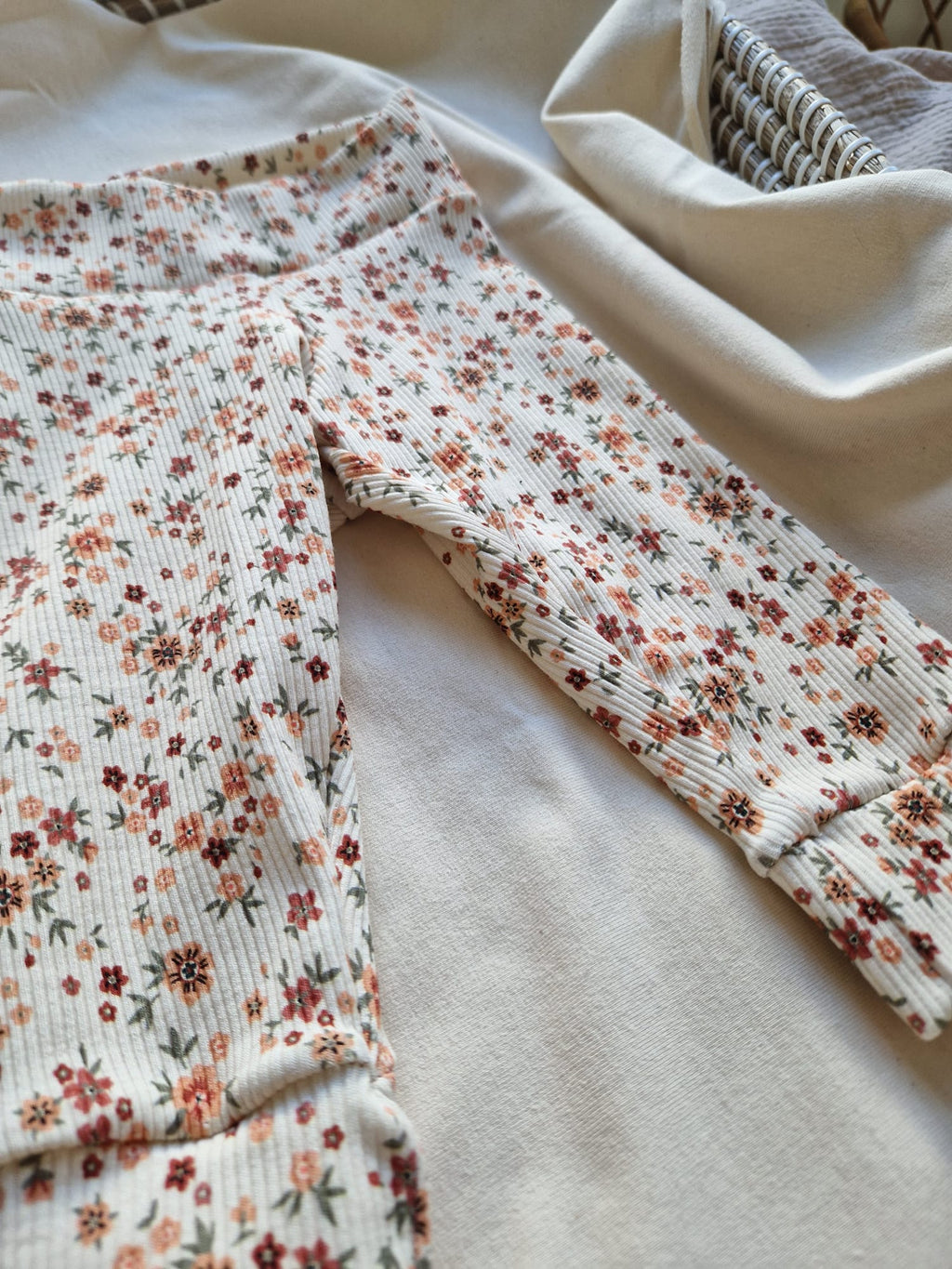 Broekje rib | bloemen rood