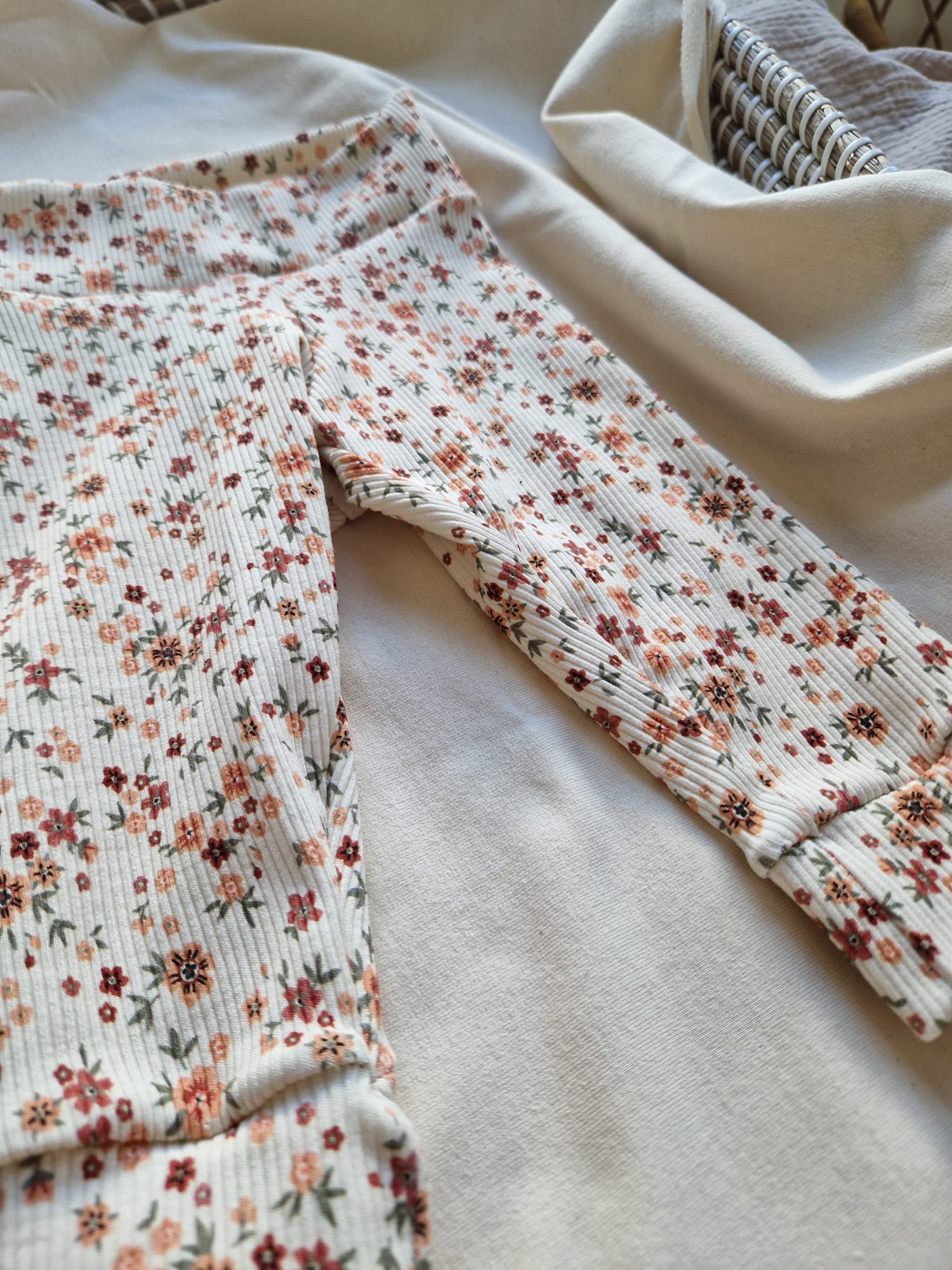 Broekje rib | bloemen rood