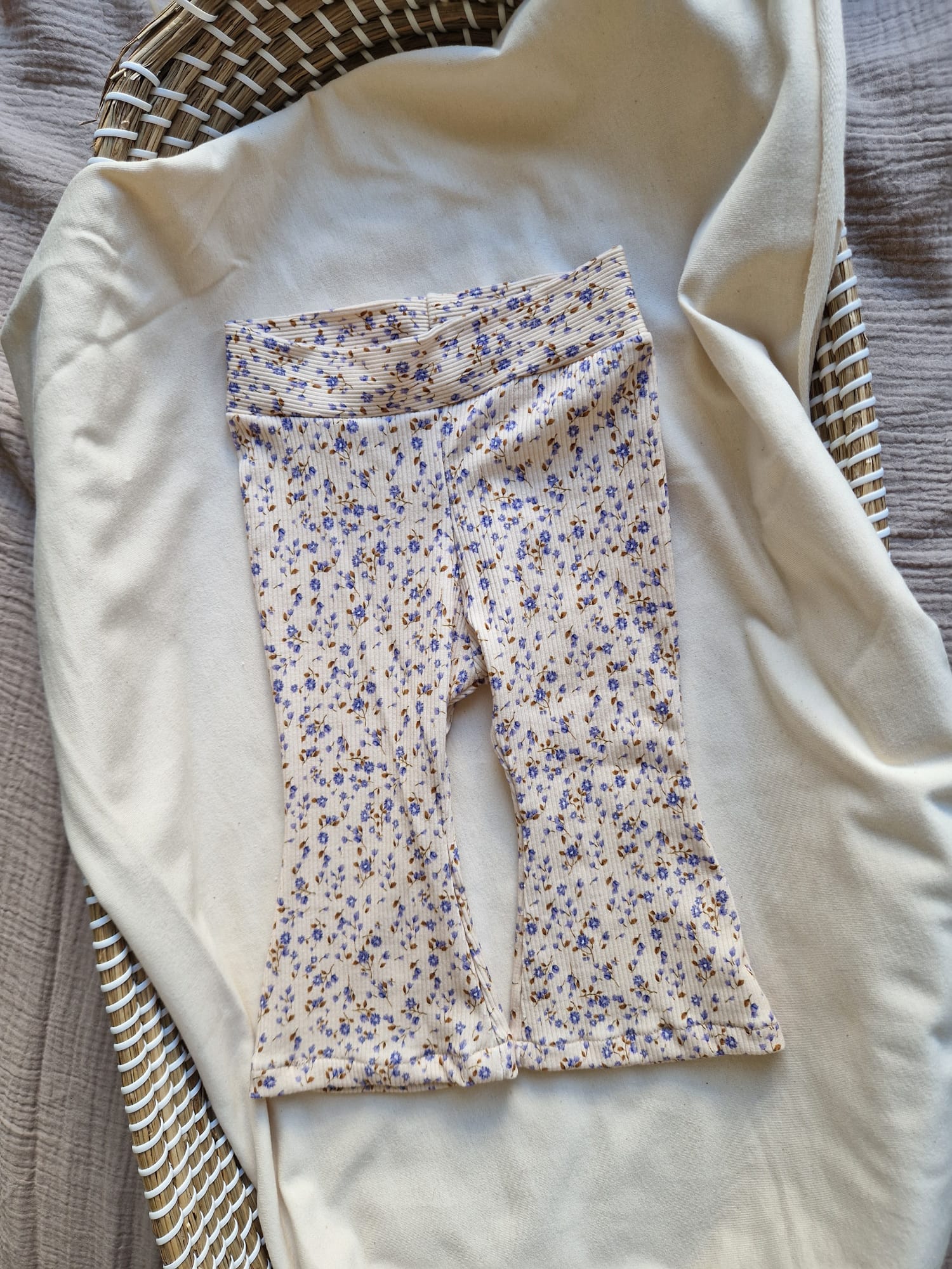 Flared legging | blauwe bloemen
