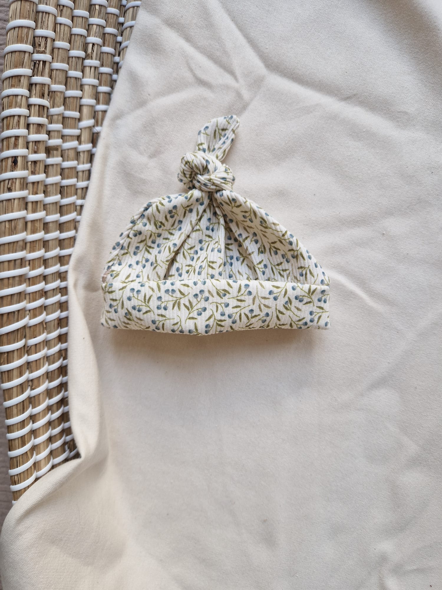 Knoopmutsje rib | bloemen groen